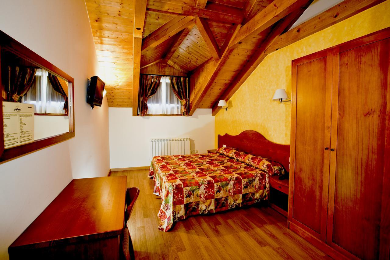 Hotel Montseny Espuy エクステリア 写真