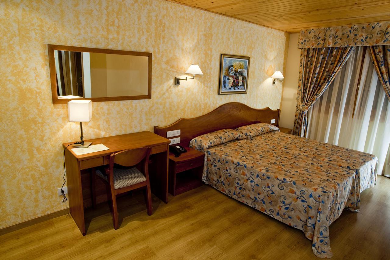 Hotel Montseny Espuy エクステリア 写真